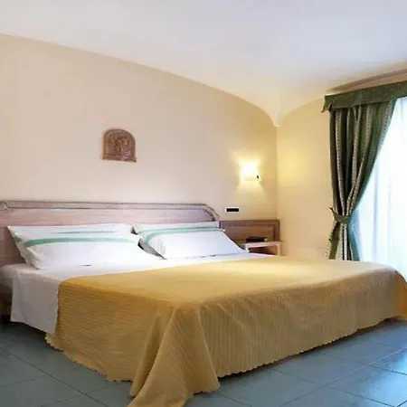 Royal Terme מלון איסקיה